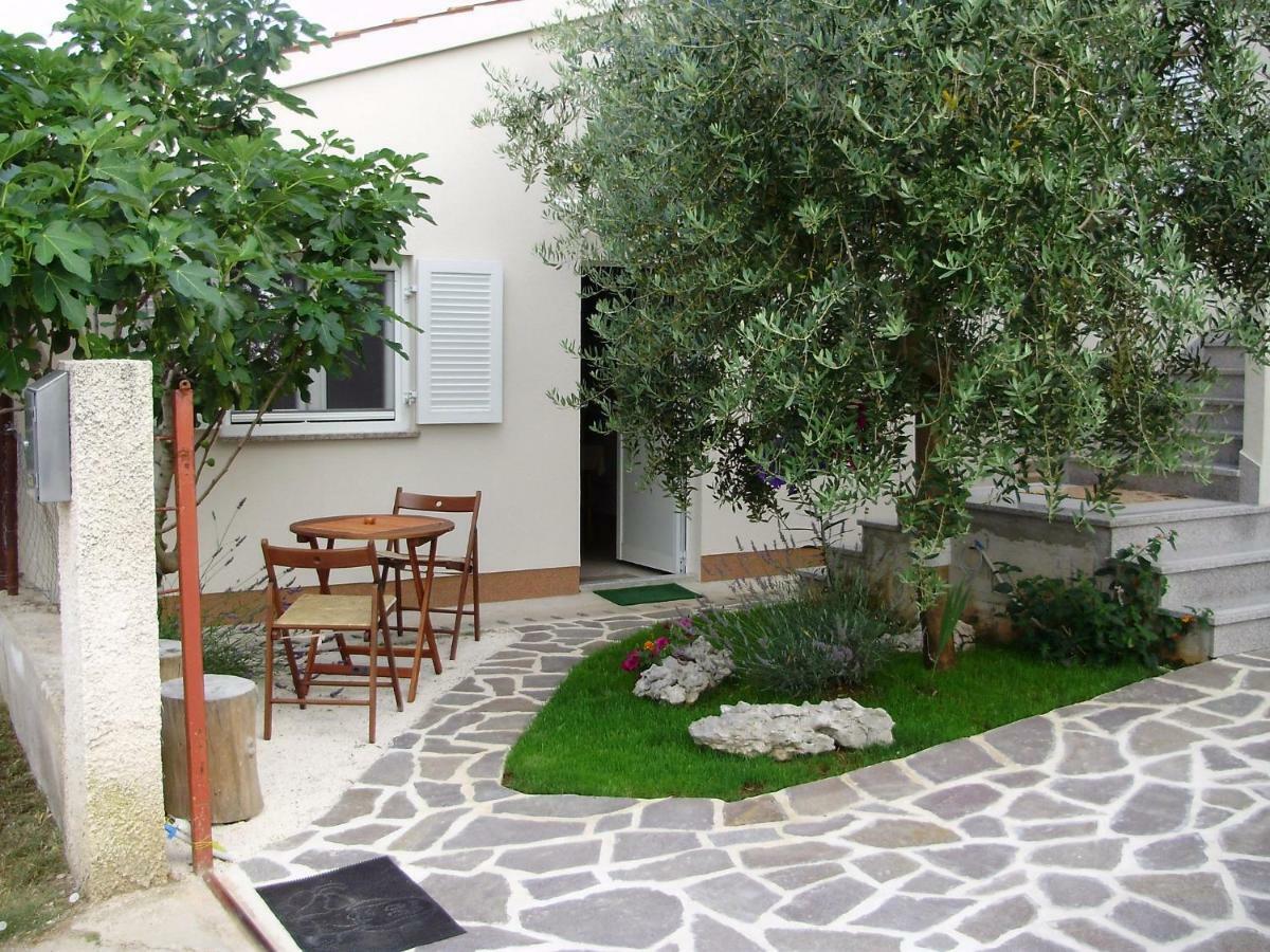 Leca- Small House * Medulin